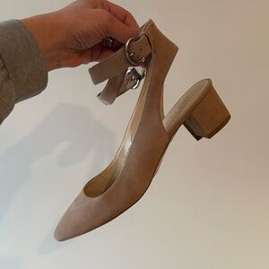 Nine West Suede Babes Block Heel Sandals Beige Size 10